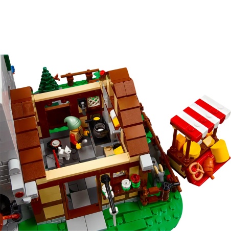 Medieval Town Square - LEGO® Icons 10332