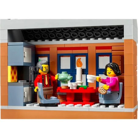 La grande rue décorée pour les fêtes - LEGO® Exclusif 10308