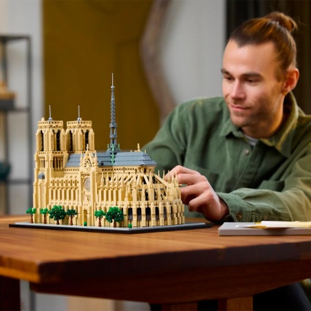 Notre-Dame de Paris - LEGO® Architecture 21061
