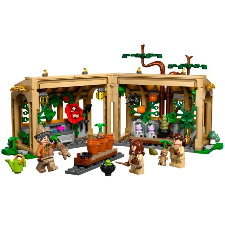 Hogwarts Castle: Herbology Class - LEGO® Harry Potter 76445