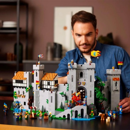 Lion Knights' Castle - LEGO® Icons 10305