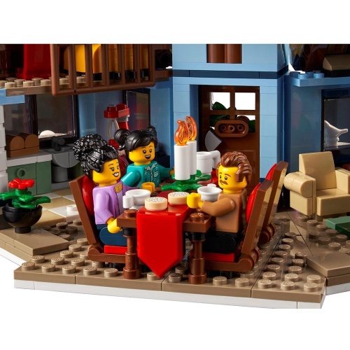 Santa's Visit - LEGO® Icons 10293